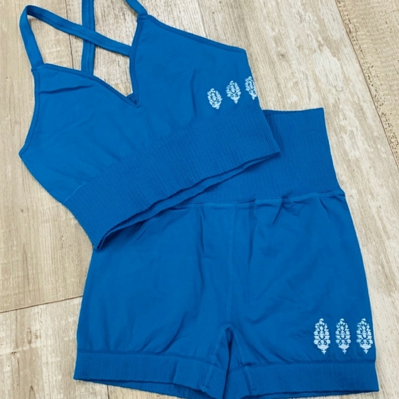 Free People Good Karma Coastline Logo M / L 2 Piece Set Nwot - Picture 2 of 7